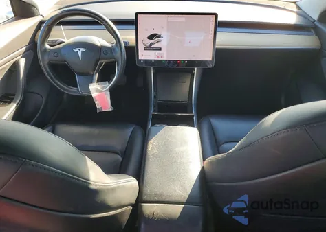 2019 Tesla Model 3 z USA, uszkodzony, nr VIN 5YJ3E1EA2KF208407